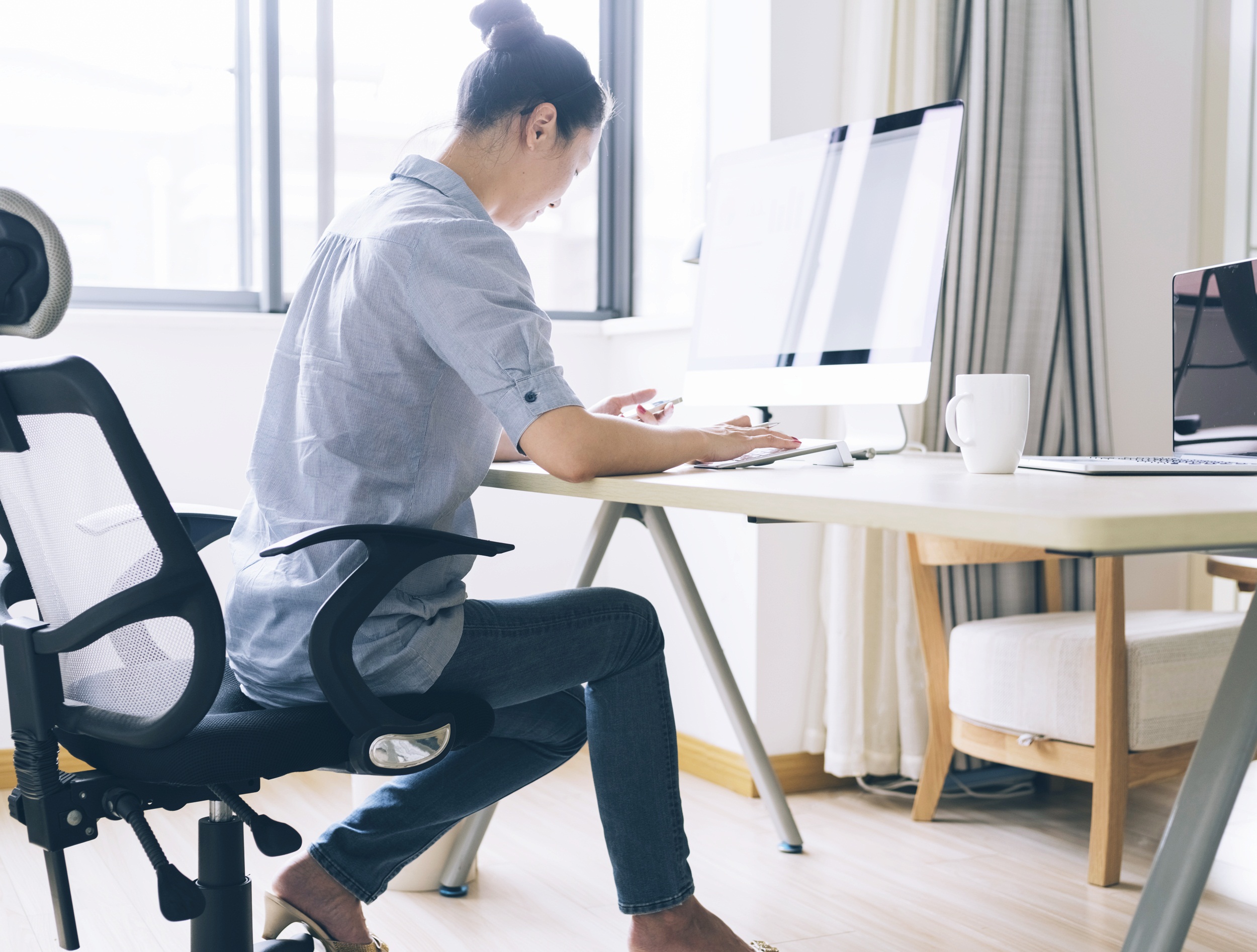 11 Best Office Chairs for a Petite Person in 2020 - Home Office HQ